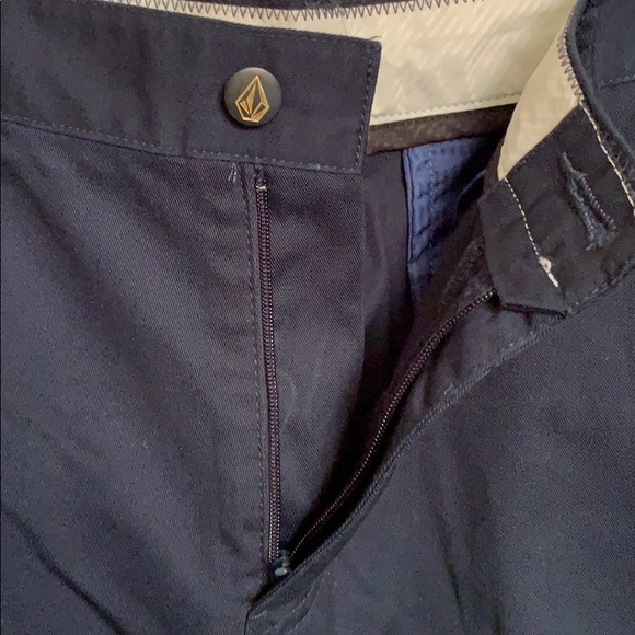 Volcom Shorts - Picture 2 of 8